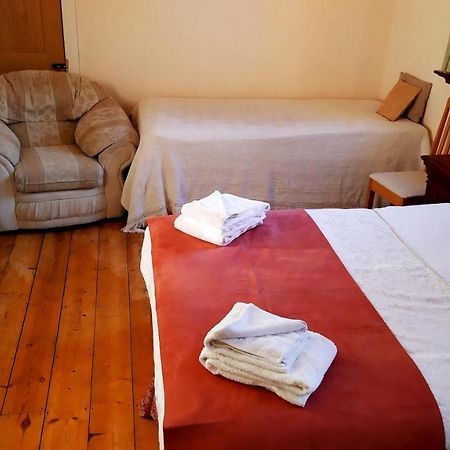 Cleeve House Bed and Breakfast Melksham Exteriör bild