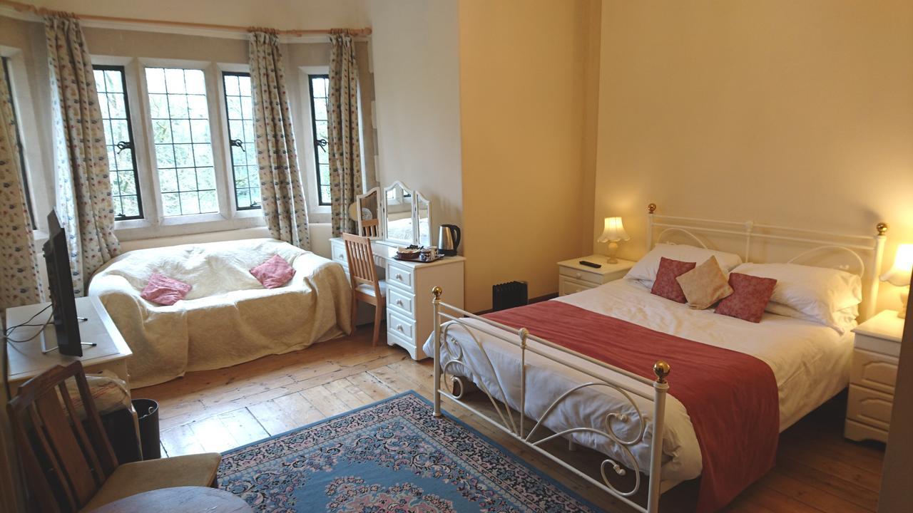 Cleeve House Bed and Breakfast Melksham Exteriör bild