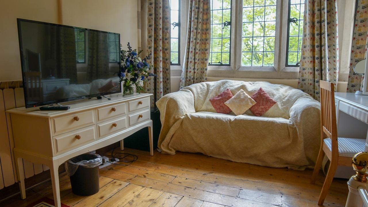 Cleeve House Bed and Breakfast Melksham Exteriör bild