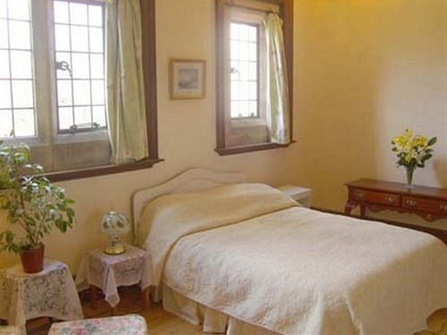 Cleeve House Bed and Breakfast Melksham Exteriör bild