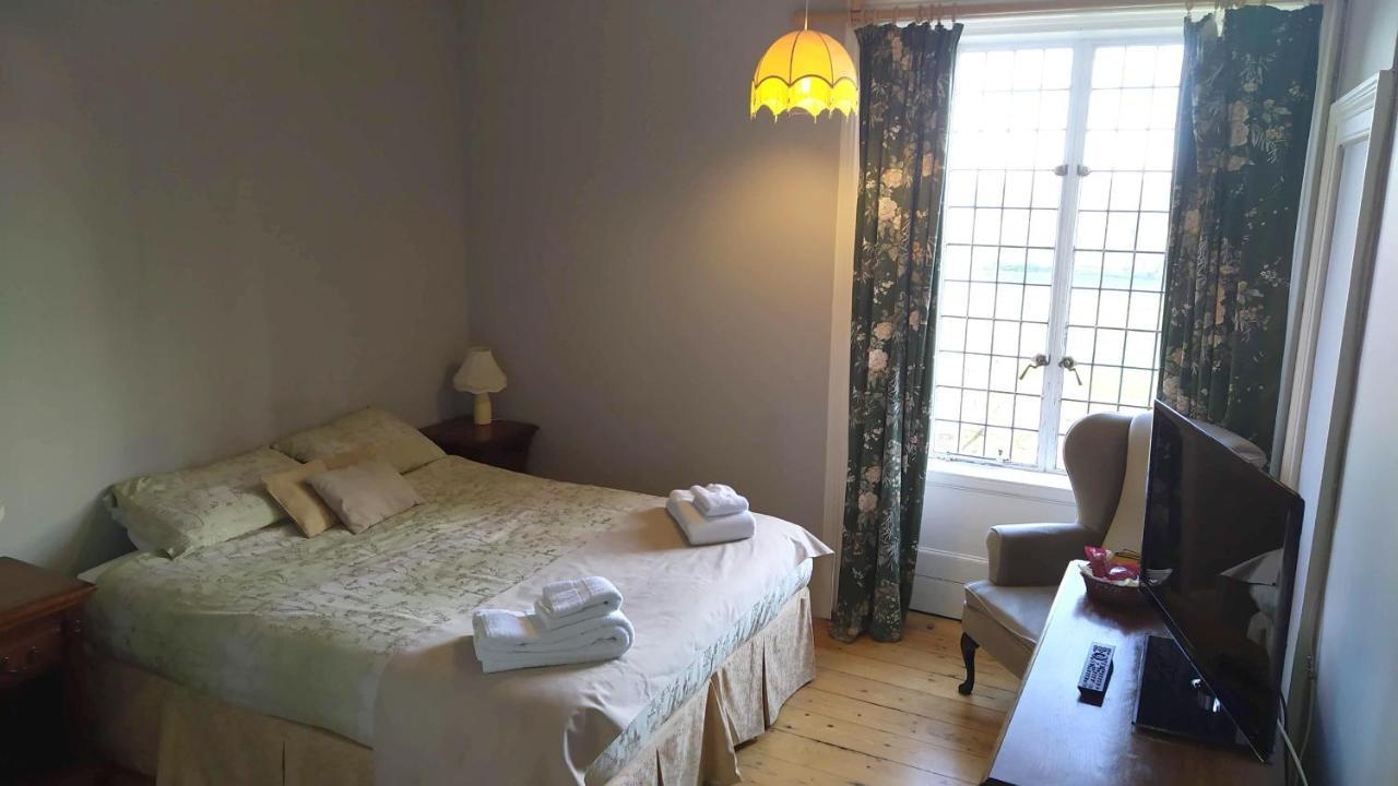 Cleeve House Bed and Breakfast Melksham Exteriör bild