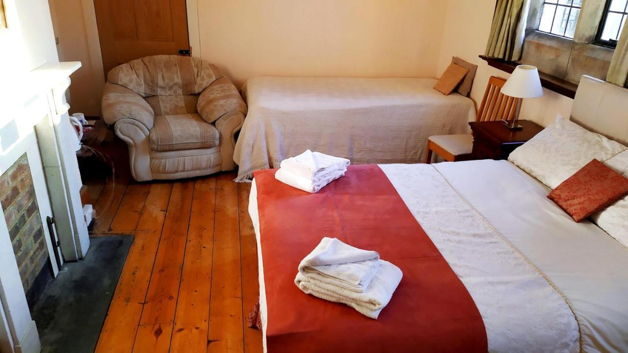 Cleeve House Bed and Breakfast Melksham Exteriör bild
